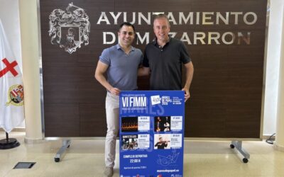 Mazarrón presenta la sexta edición del Festival Internacional de Música de Cámara Mazarrón apuesta un año más por la cultura con el VI Festival Internacional de Música de Cámara (FIMM). Esta mañana se ha presentado oficialmente una nueva edición del Festival Internacional de Música de Cámara de Mazarrón, que se celebrará del 6 al 9 de julio, dentro de la programación de Mares de Papel 2026. En la presentación han participado el concejal de Cultura, Jorge Durán, y el catedrático de violín Antonio García Egea, quienes han dado a conocer una programación de primer nivel que reunirá a destacados artistas nacionales e internacionales. Todos los conciertos tendrán lugar en el Complejo Deportivo, a las 22:00 horas (apertura de puertas a las 21:00 horas), con entrada gratuita hasta completar aforo. Una cita imprescindible para disfrutar de la música en directo y seguir consolidando a Mazarrón como un referente cultural durante el verano