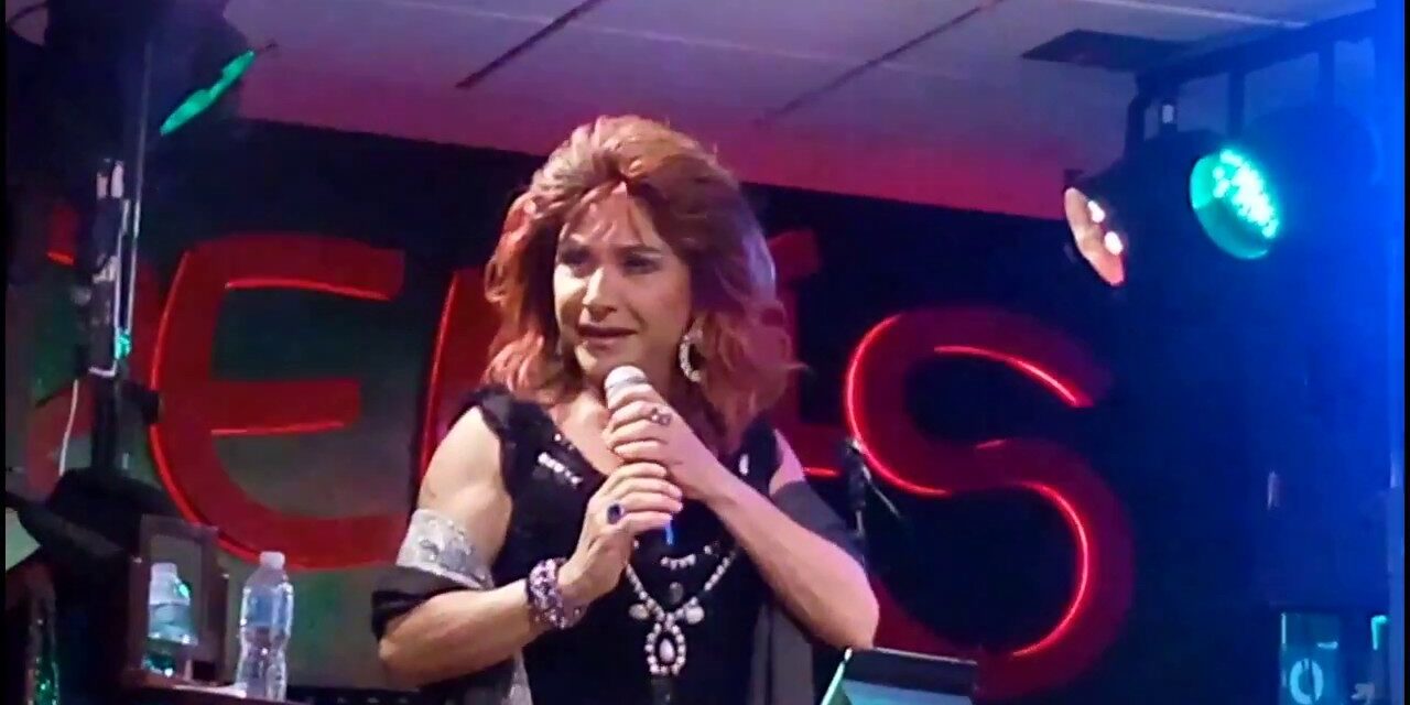 Frank Cano es un cantante fuertemente vinculado a la escena musical de la canción española, la copla y la música melódica. Su trayectoria tiene dos puntos geográficos clave muy marcados: