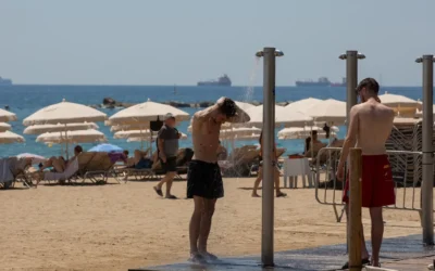 Ducharse con gel y champú en la playa puede ocasionar una multa de 750 euros