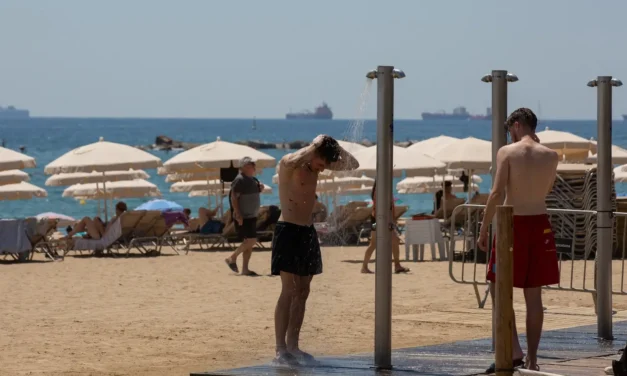 Ducharse con gel y champú en la playa puede ocasionar una multa de 750 euros
