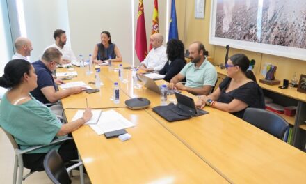 La Comunidad impulsa la gobernanza y la competitividad del turismo regional con la creación de un comité interdepartamental