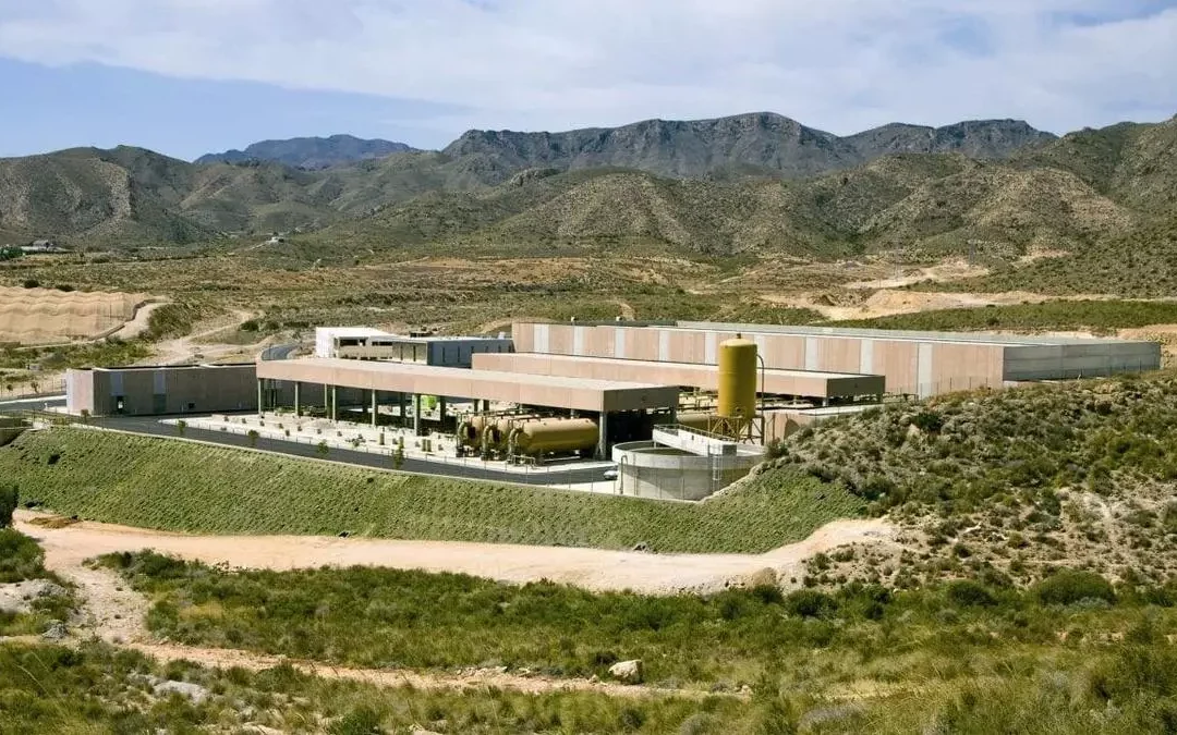 La planta solar de la desaladora de Valdelentisco supera el examen ambiental tras una pugna interna