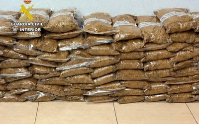 Pillan a un conductor sin carné y con 25 kilos de tabaco de contrabando en un control en la autopista AP-7 en Mazarrón