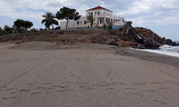 Cultura allana el camino para salvar de la pala Casa Nares de Mazarrón