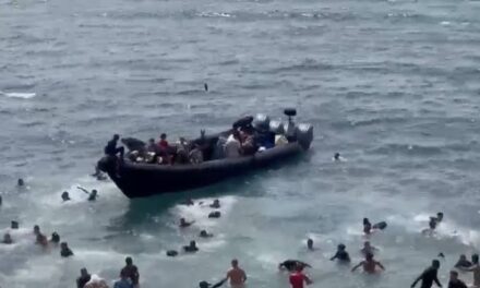 La llegada de una patera a Cartagena termina con el hallazgo de un fallecido